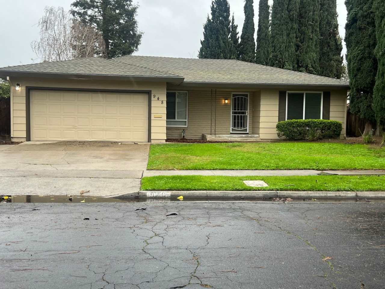 948 Northwood Dr, Merced