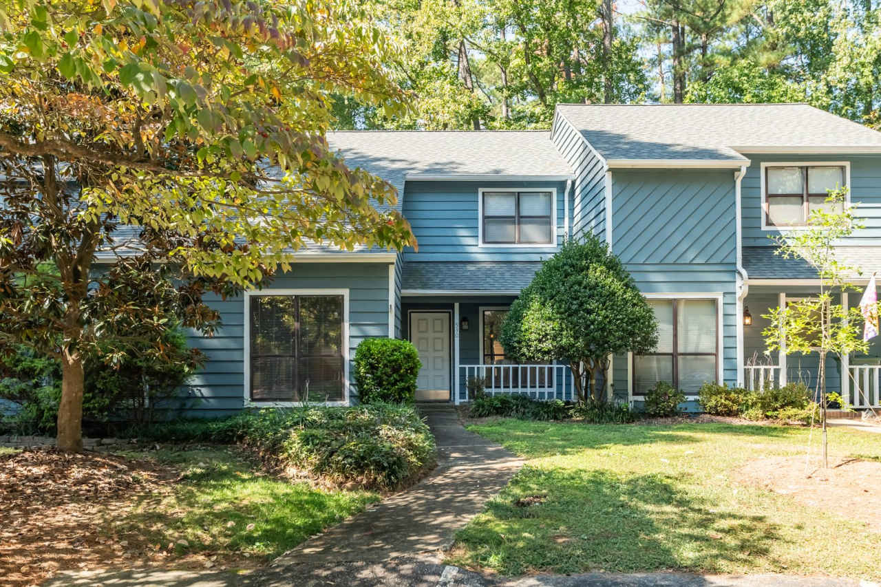 Cozy 3-Bedroom Townhouse in the Heart of Cary