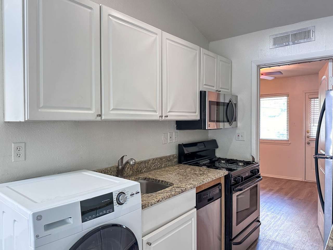 1106 W. 22nd #7