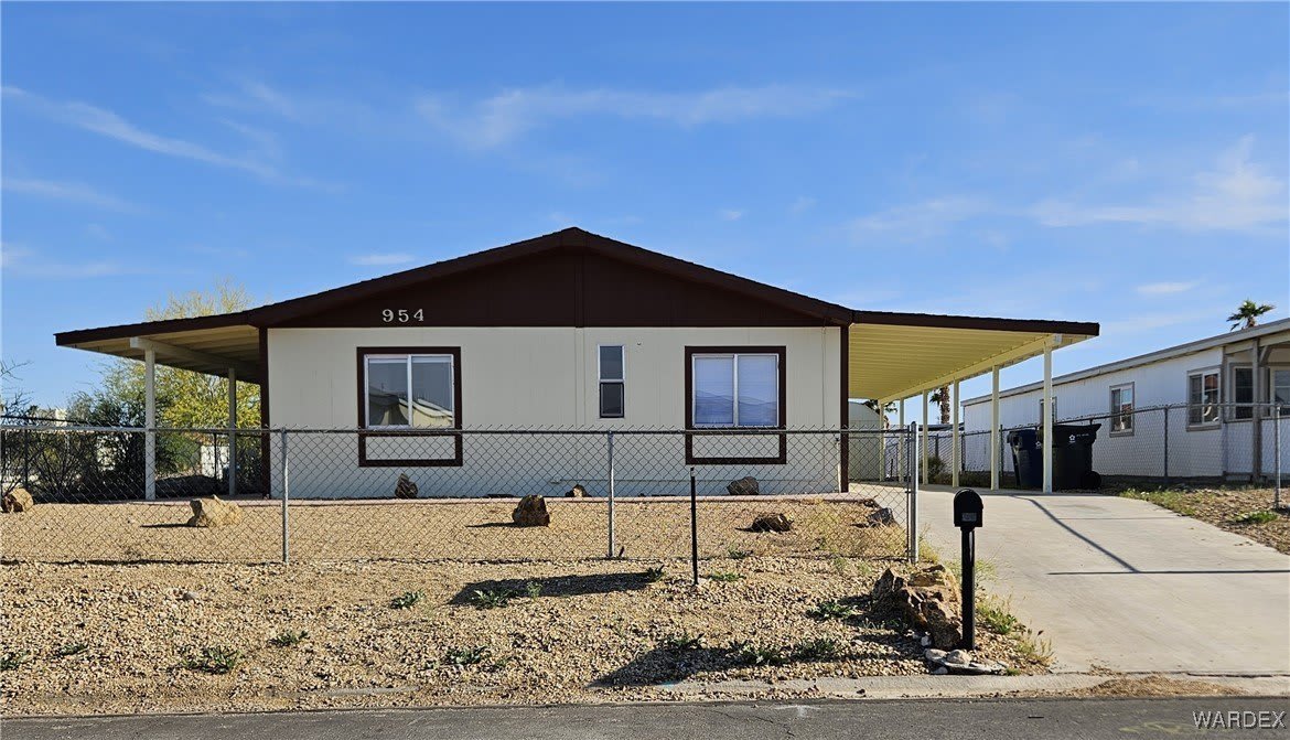 954 Roadrunner Drive