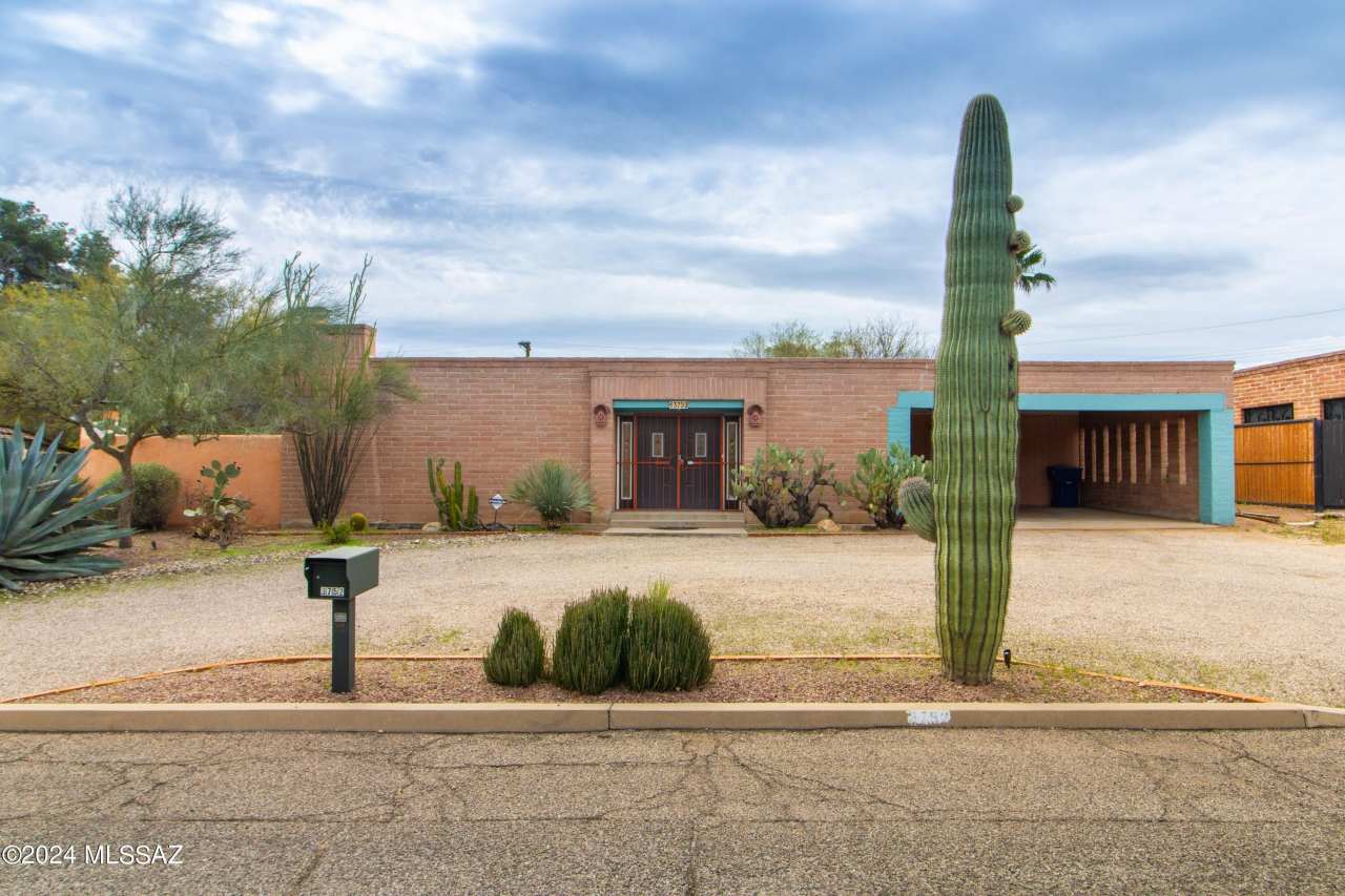 3752 E Calle Guaymas