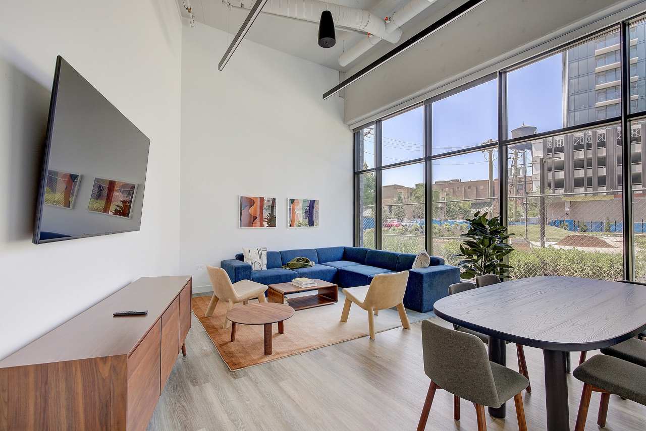 Post Chicago-Co Living