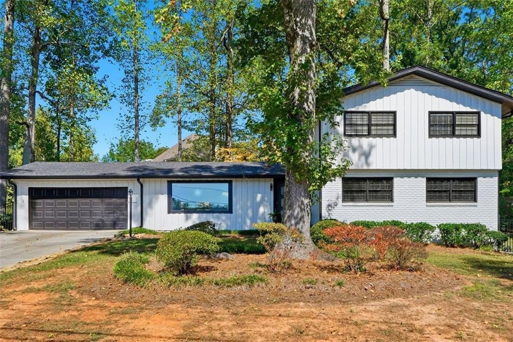 4832 VALLEY VIEW Court