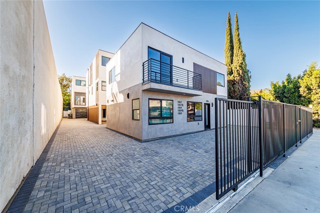 1855 Crenshaw Boulevard