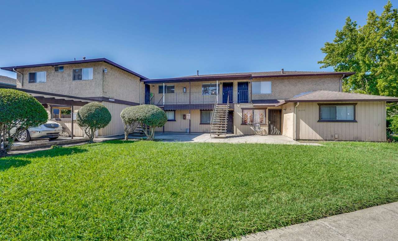 966 // ROGERS LANE - Plan 1