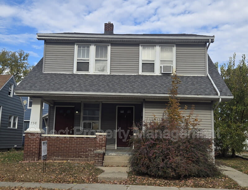 738 3rd Street