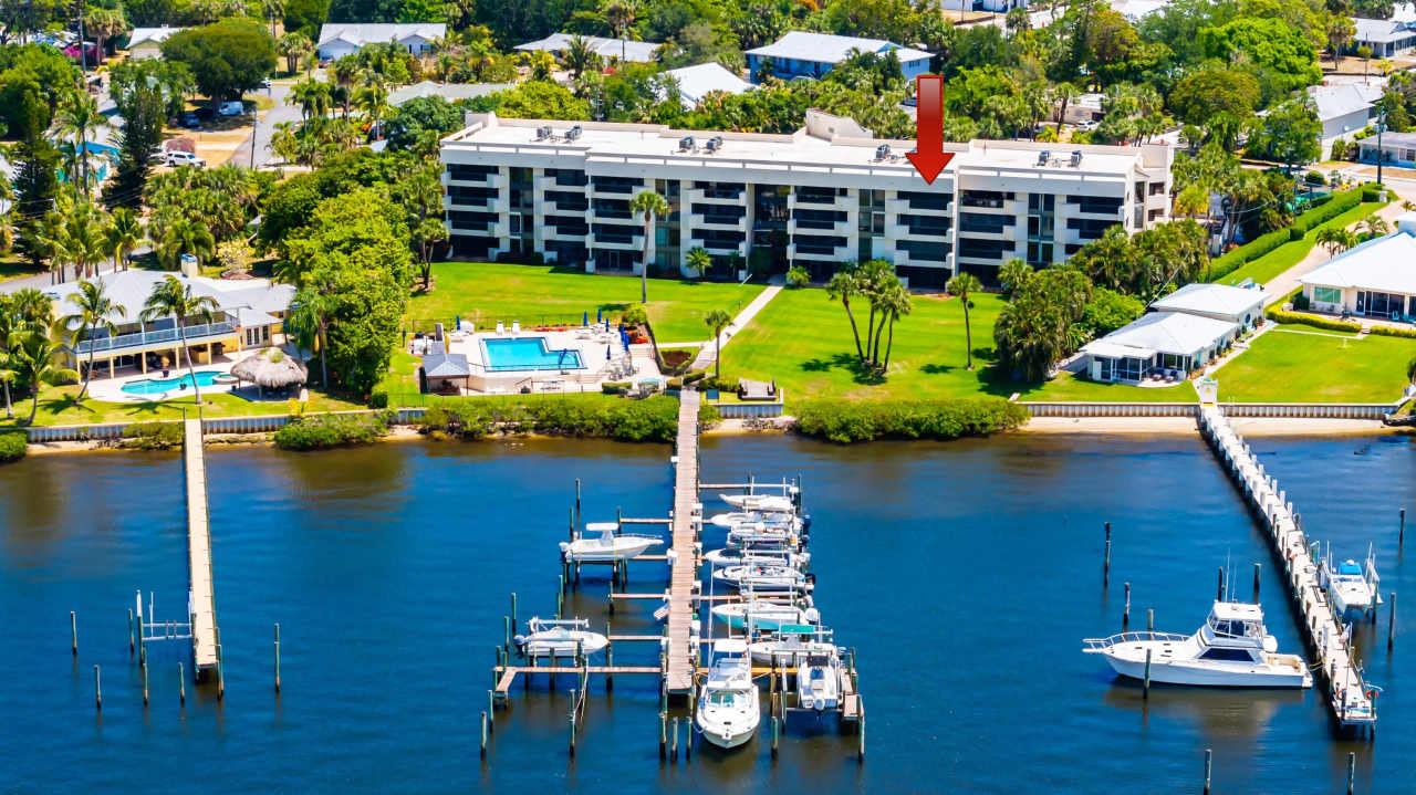 625 NW North River Drive