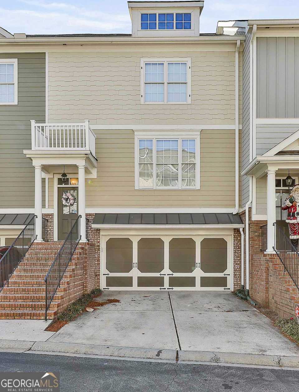 205 Lexington Village