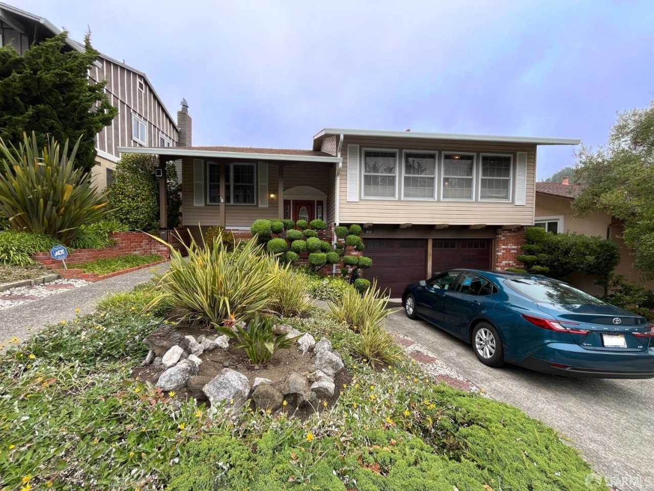 1032 Everglades Drive