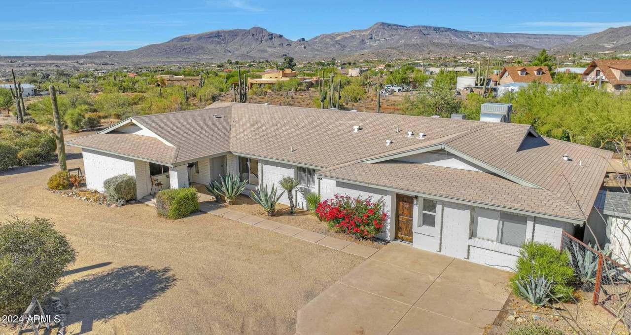 6914 E Highland Road