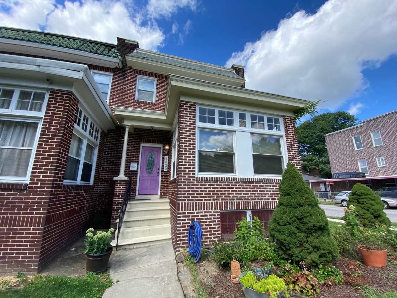 Charming 3 Bedroom/1.5 Bathroom Townhome in Waverly, MD with Detached Garage!