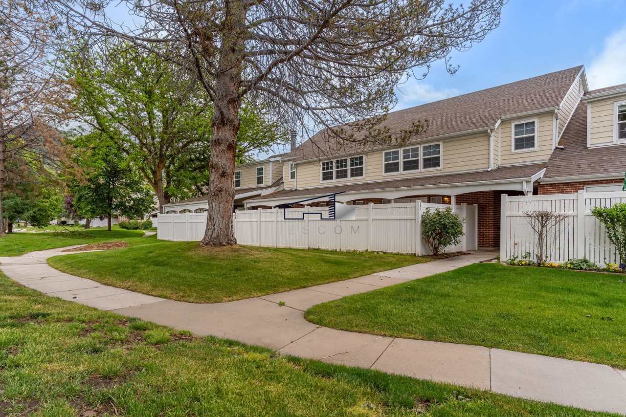 Centerville 2 Bedroom 1.5 Bathroom Townhouse!