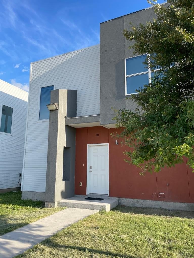 2235 BASSWOOD ST #10