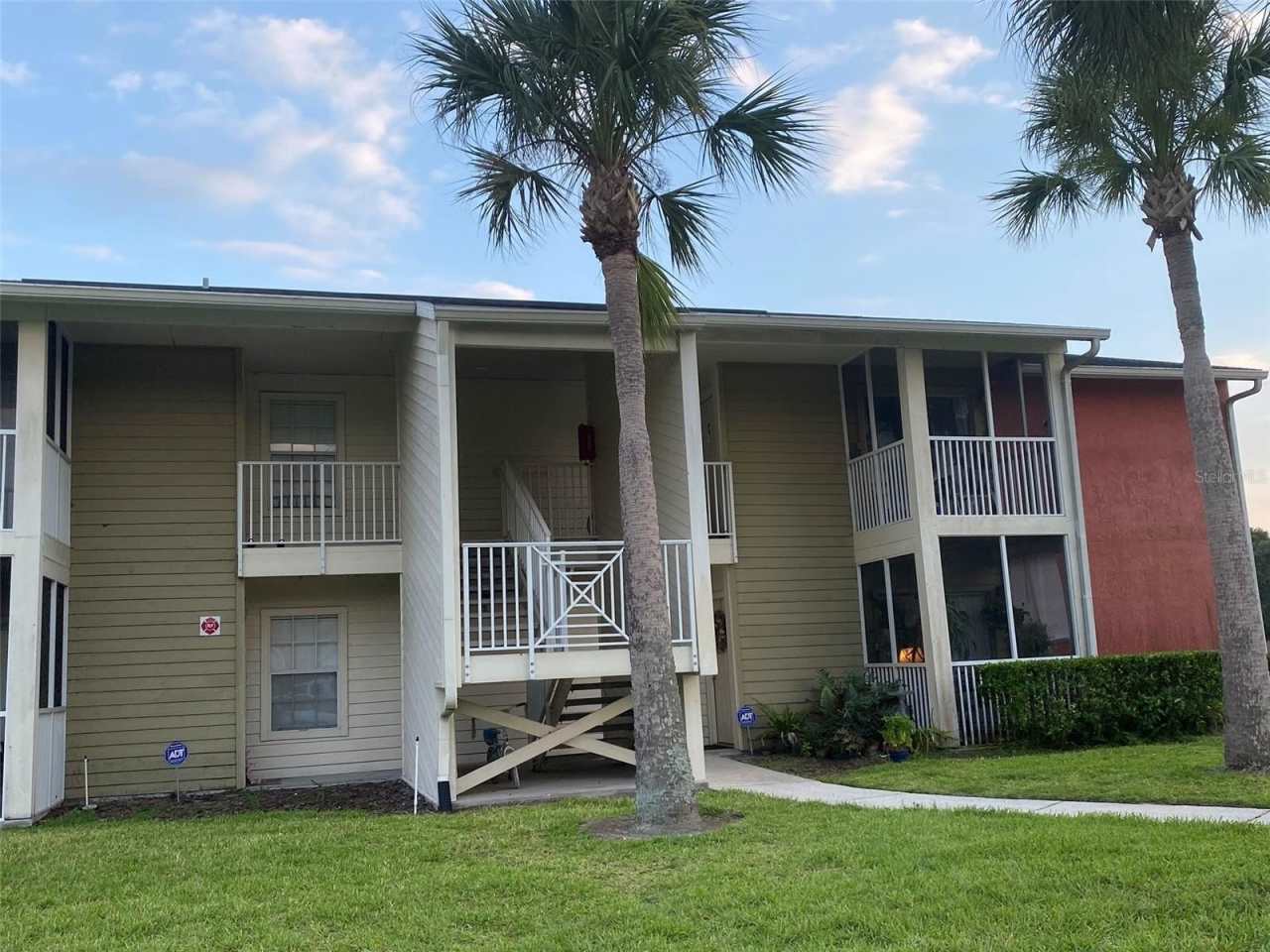 221 LAKE BROOK CIRCLE