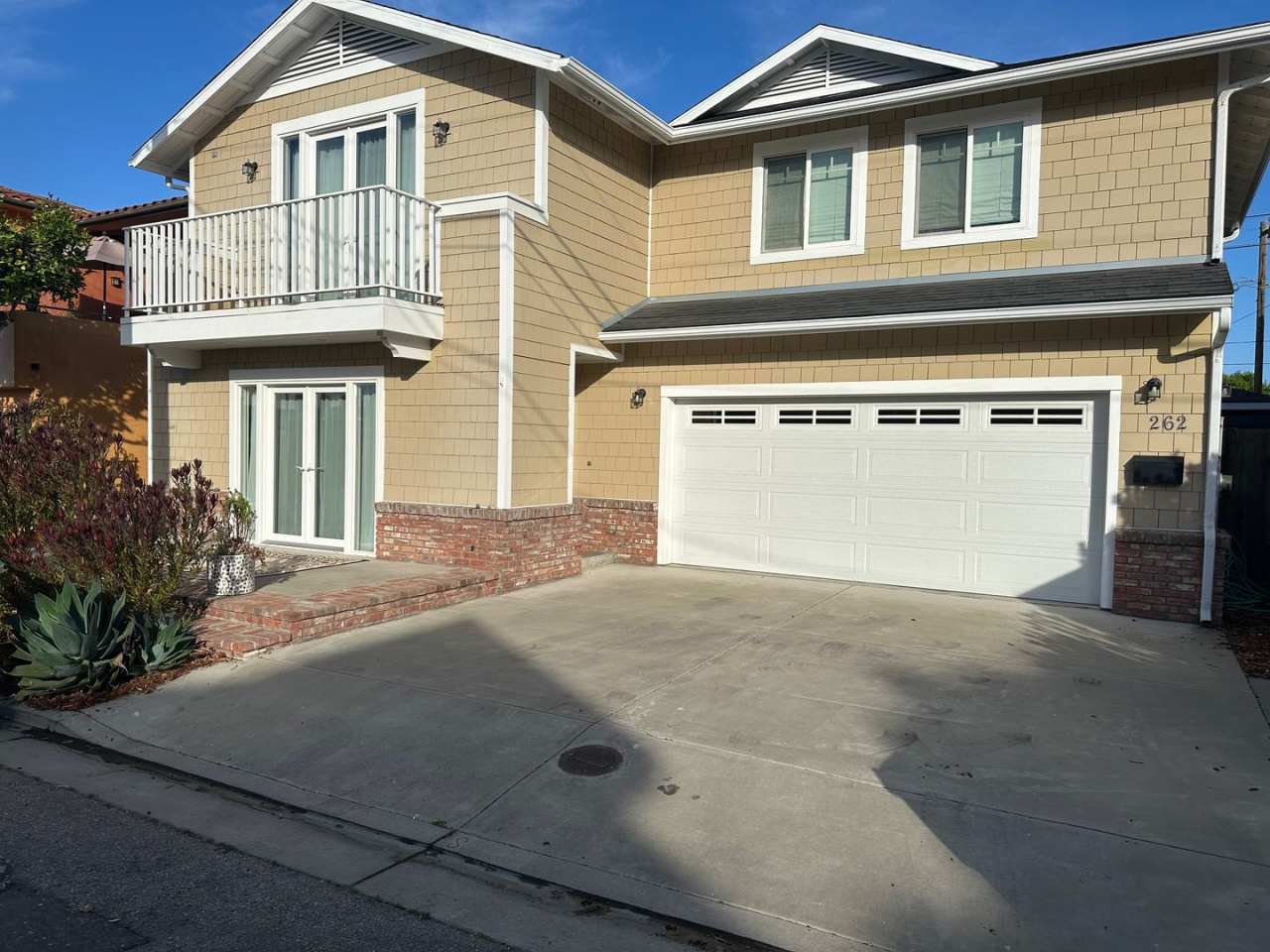 Move in special! $700 off first months rent.