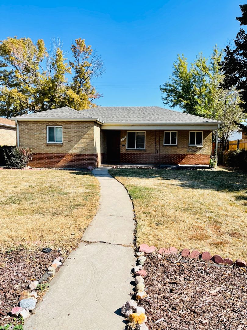 3 Bed 2 Bath Home For Rent across from Sloan's Lake!