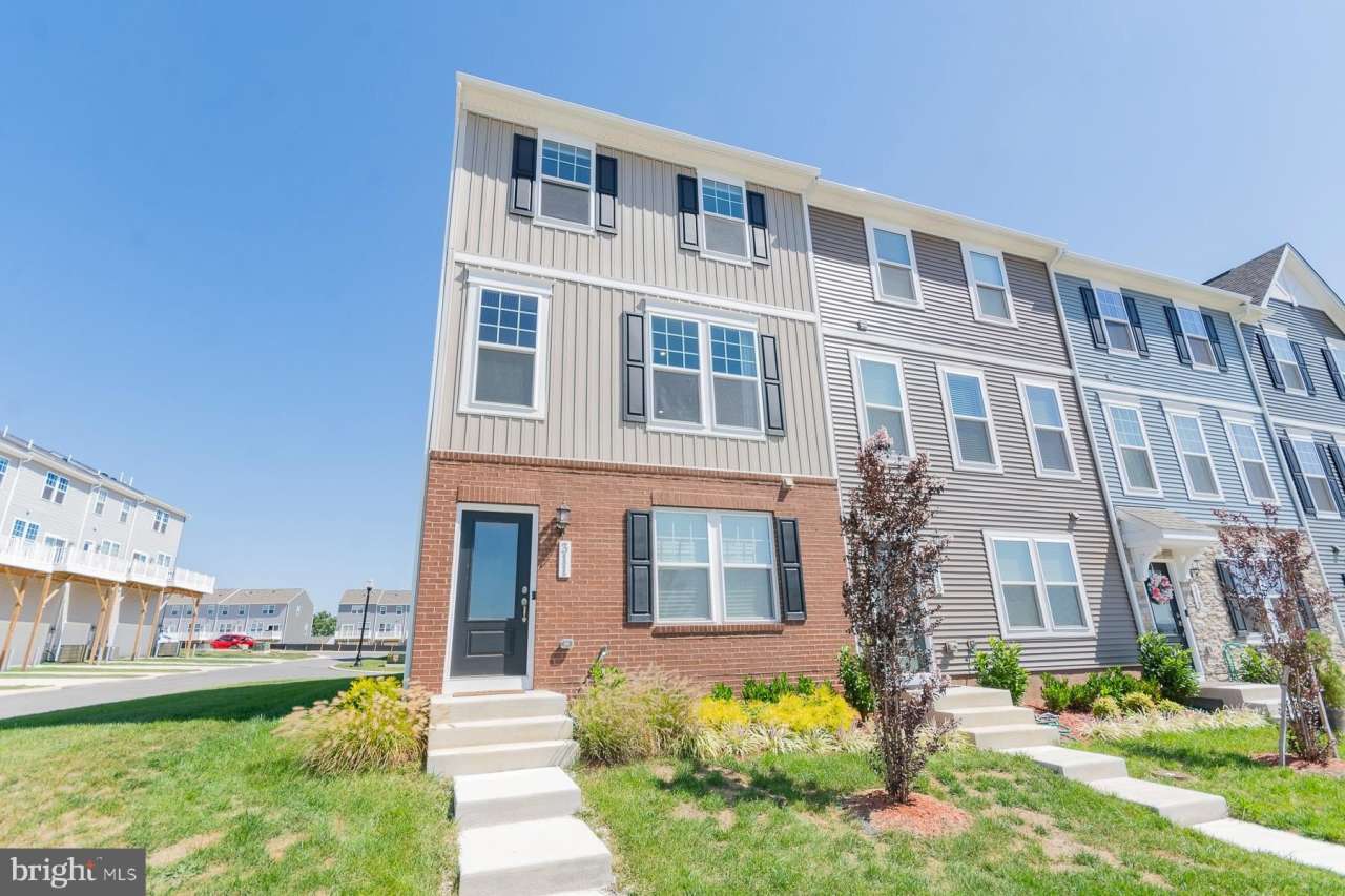 311 PRESIDENTS POINTE AVENUE