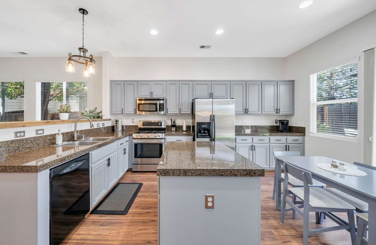 10577 Eagle Falls Way