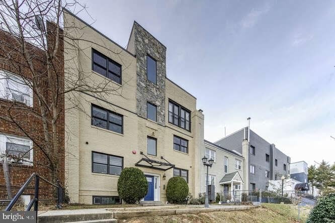 1928 3RD Street NE unit: 2