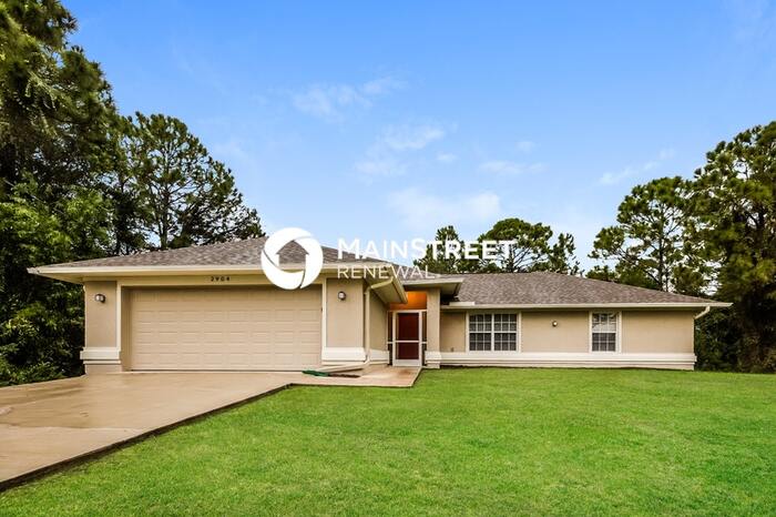 2904 Wanda Avenue South