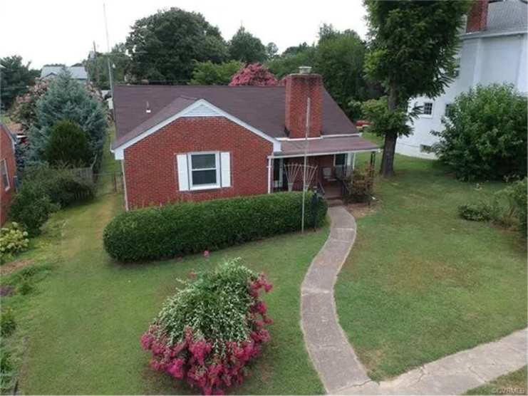 7426 Wentworth Avenue