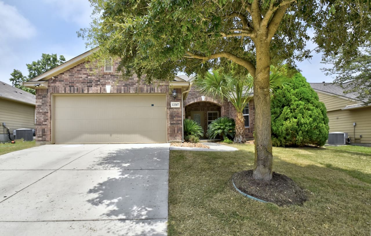 13307 Biltmore Lks