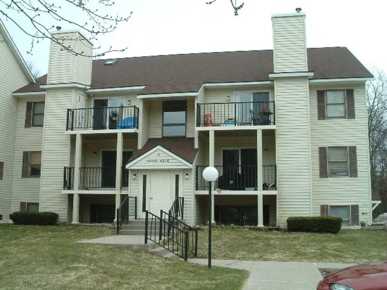 Spacious 3 Bedroom Condo Near Downtown Traverse City
