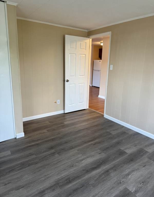 6450 John Ave., Apt #8