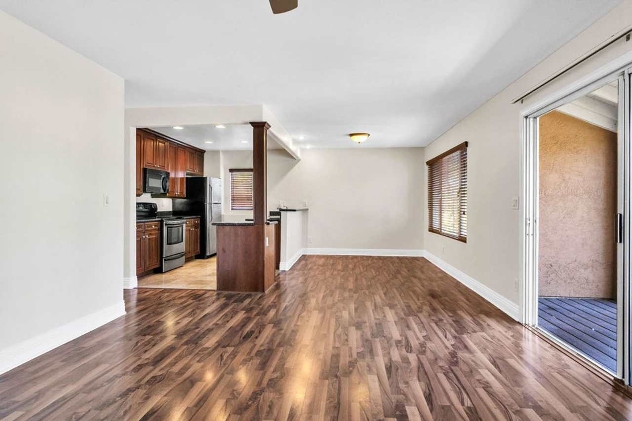 Great Two Bedroom Corner Unit in Villa Toscana!