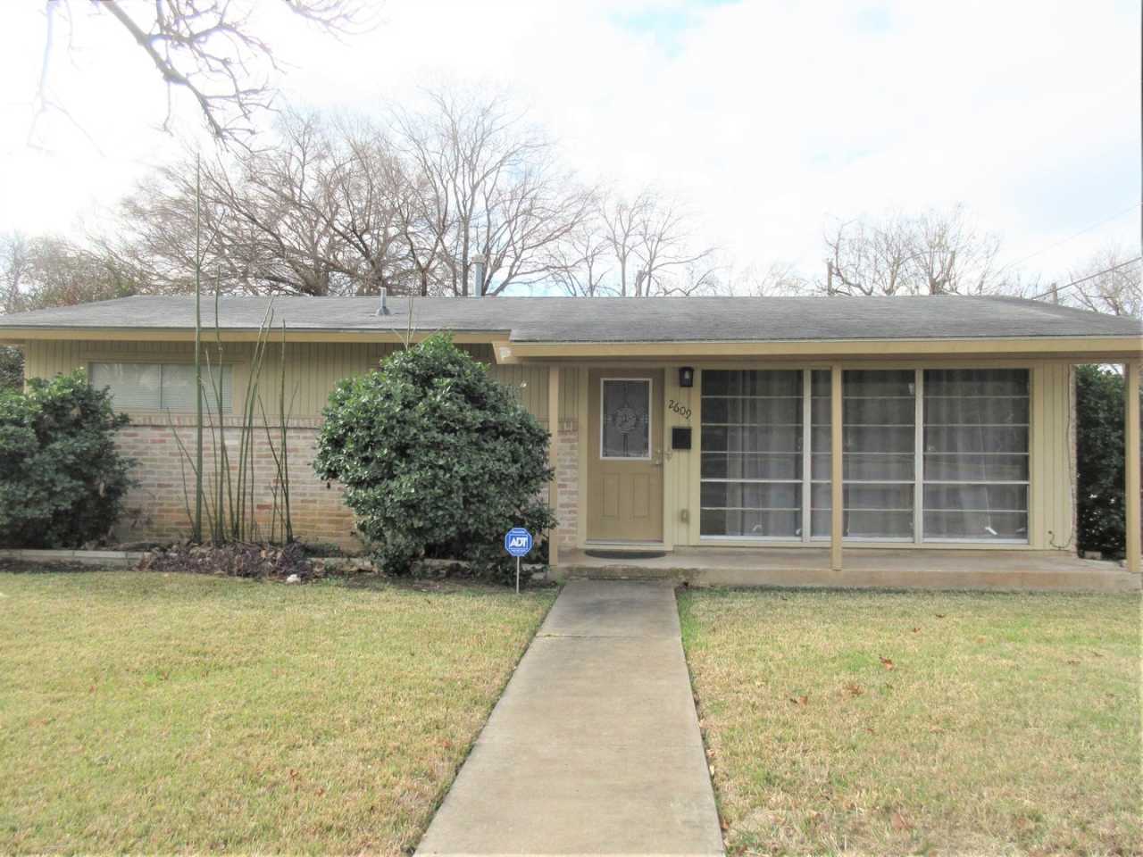 Adorable 2-bedroom/1-bath Duplex in Rosedale