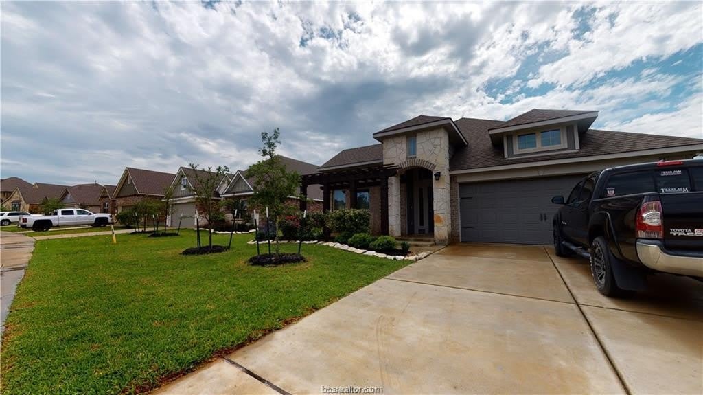 4013 Dunlap Loop