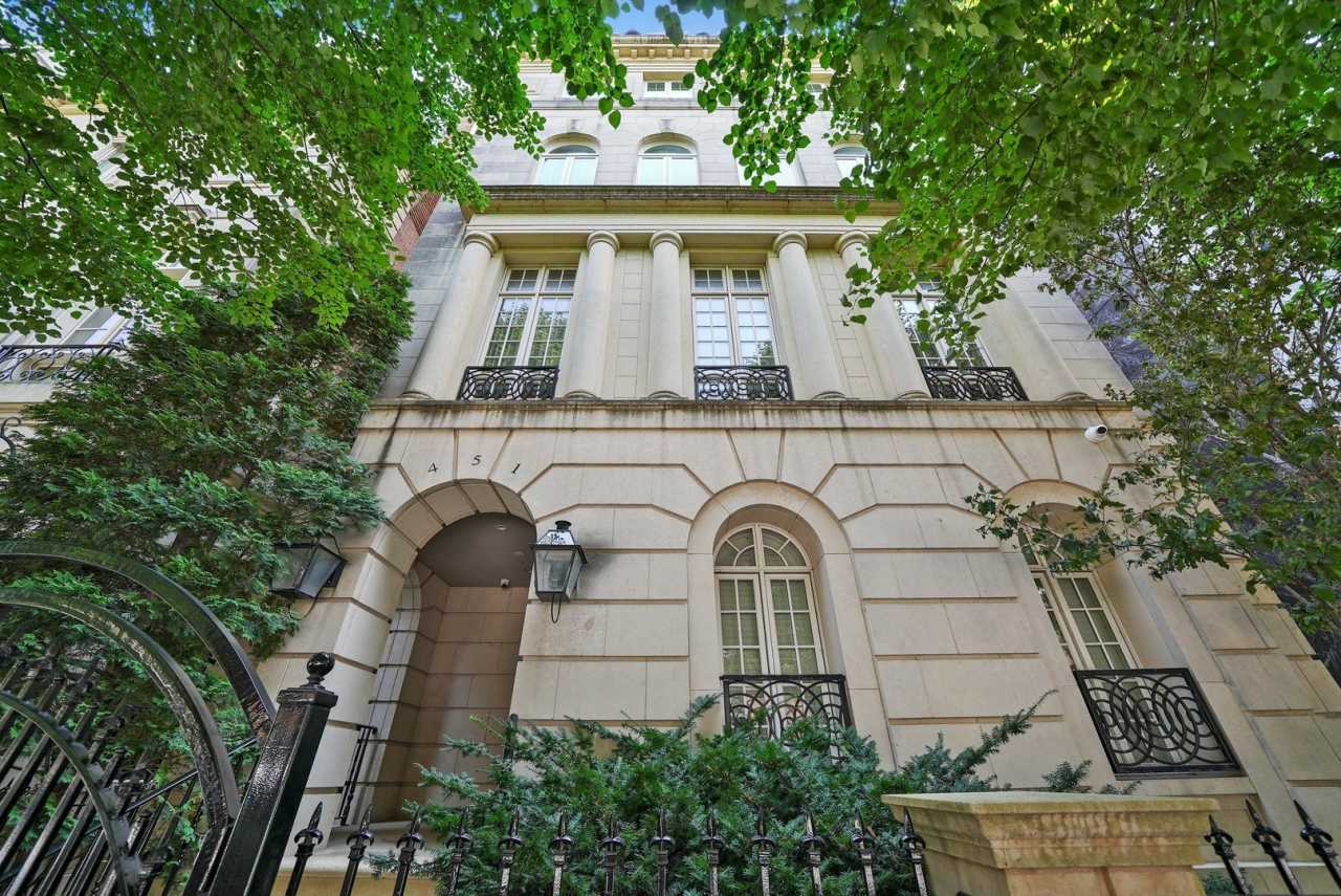 451 W Superior Street