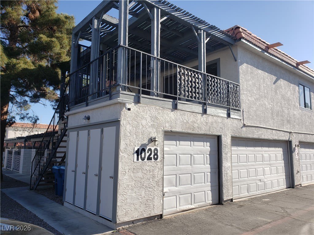 1028 WILLOW TREE Drive