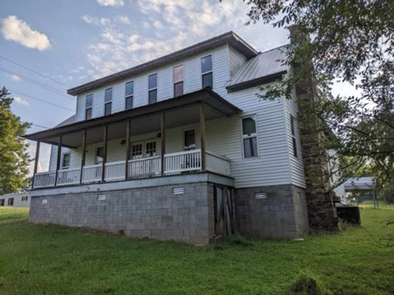 Welcome to this charming 3-bedroom, 1-bathroom home located in the scenic New Blaine, AR.