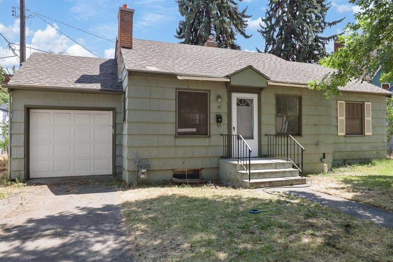 Cottage 2 Bed, 1 Bath Home in Browne's Addition! *SPECIAL: $750 OFF!*