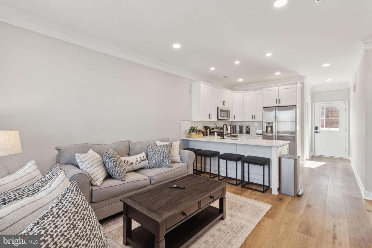 153 MORGAN Street unit: 1