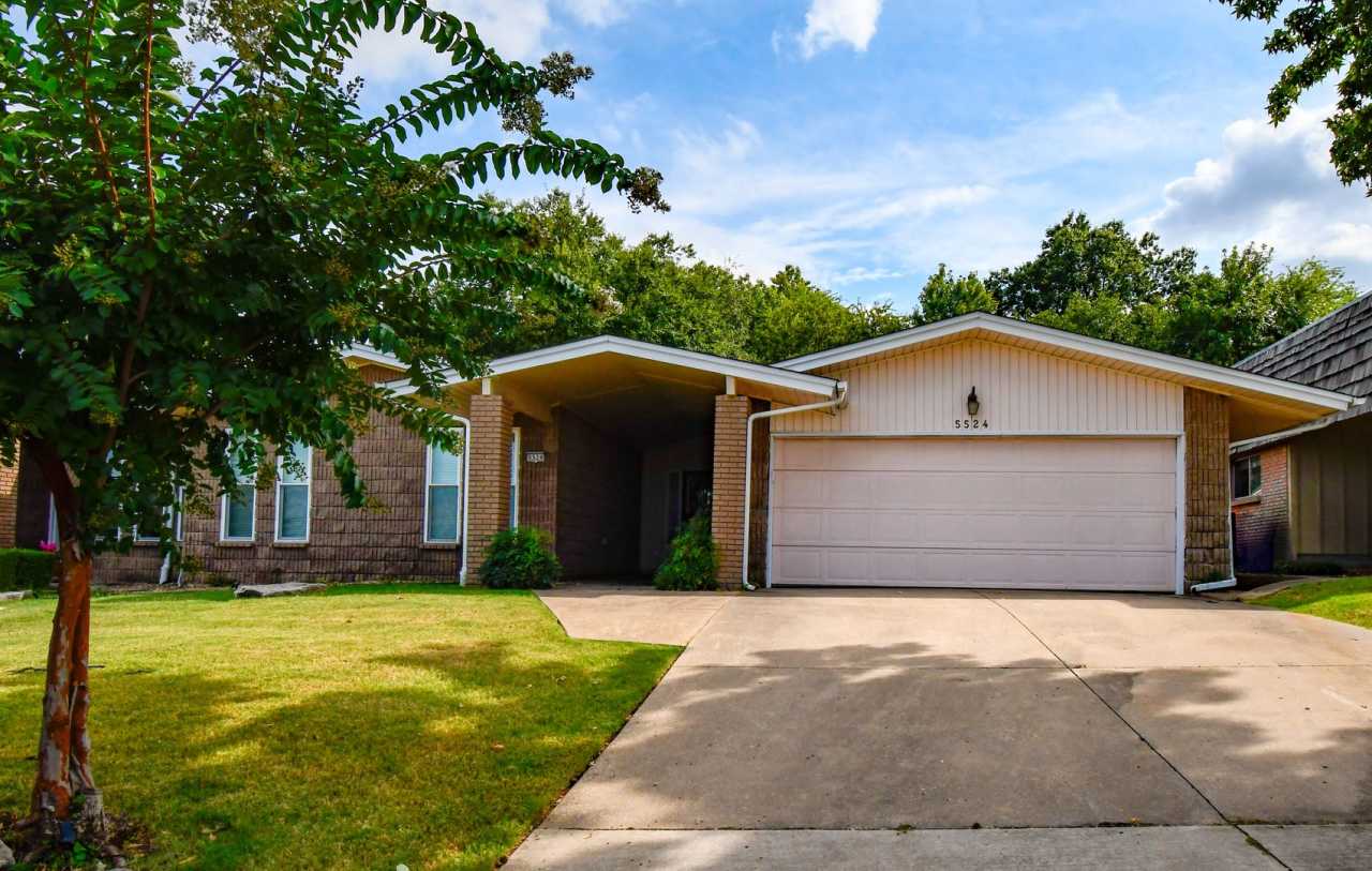 Charming 3-Bedroom Home in the Warrenton Neighborhood!