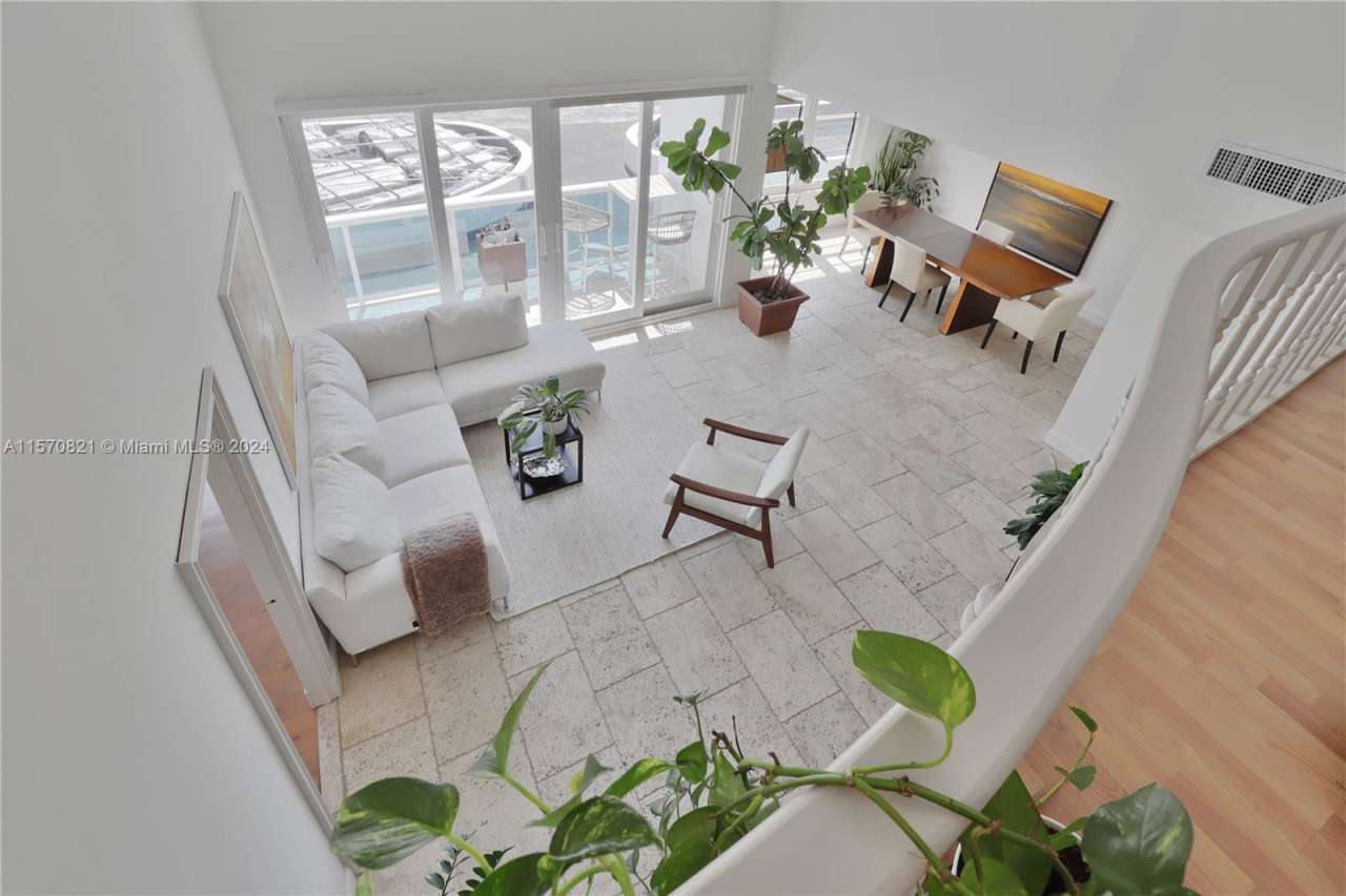 6770 Indian Creek Drive