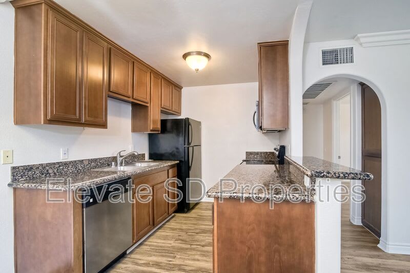 1949 Avenida Del Mexico