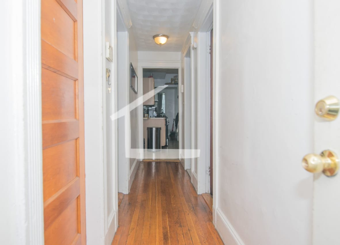 Huge 4 bed 2 bath near BU and the Green Line.