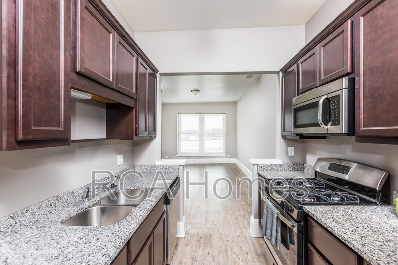 913 Massachusetts Avenue - Unit B