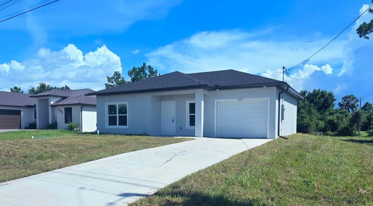 Brand New Construction-2//2/1 SW Lehigh Acres