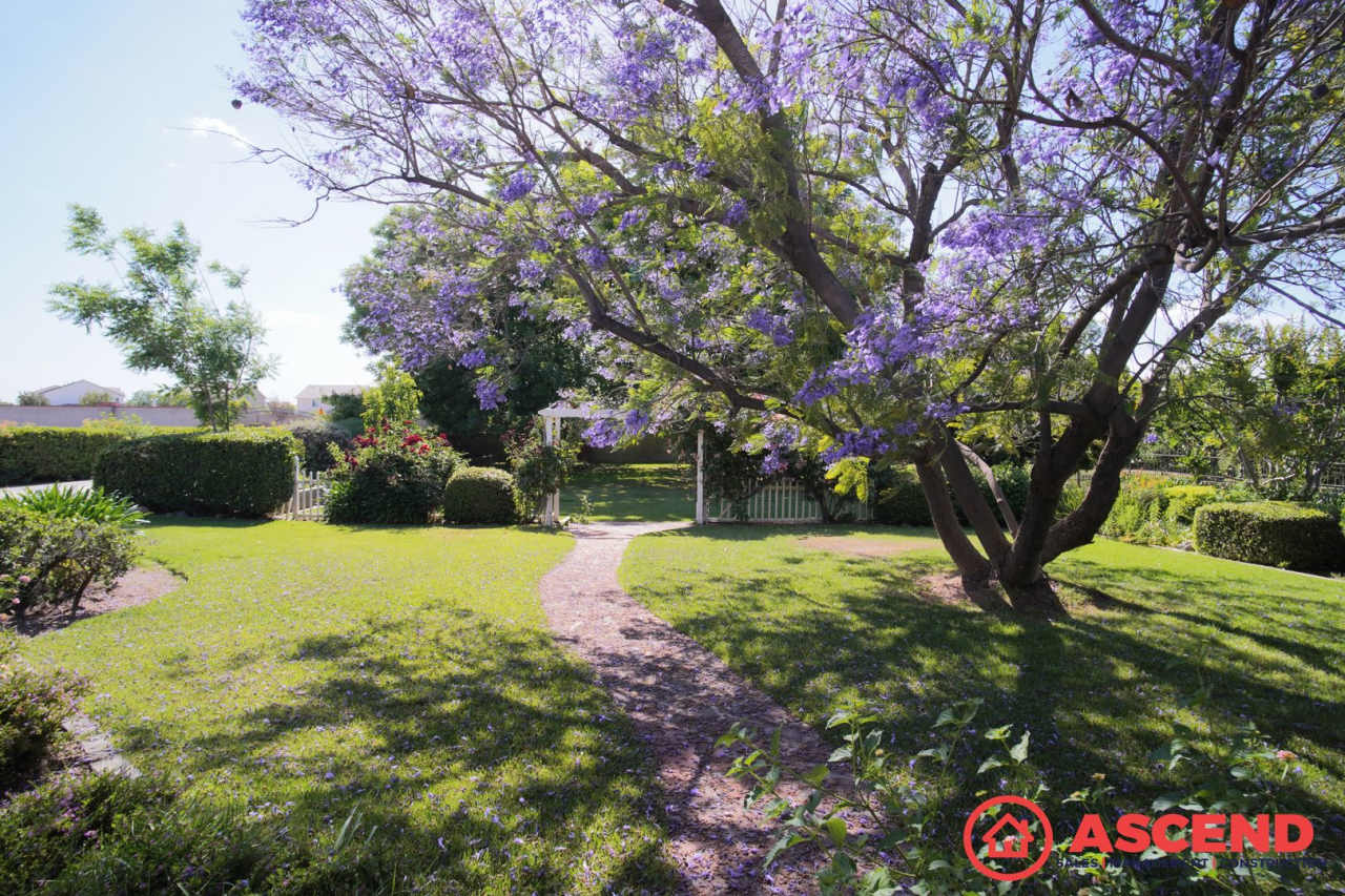 Stunning Home In Southwest Bakersfield!