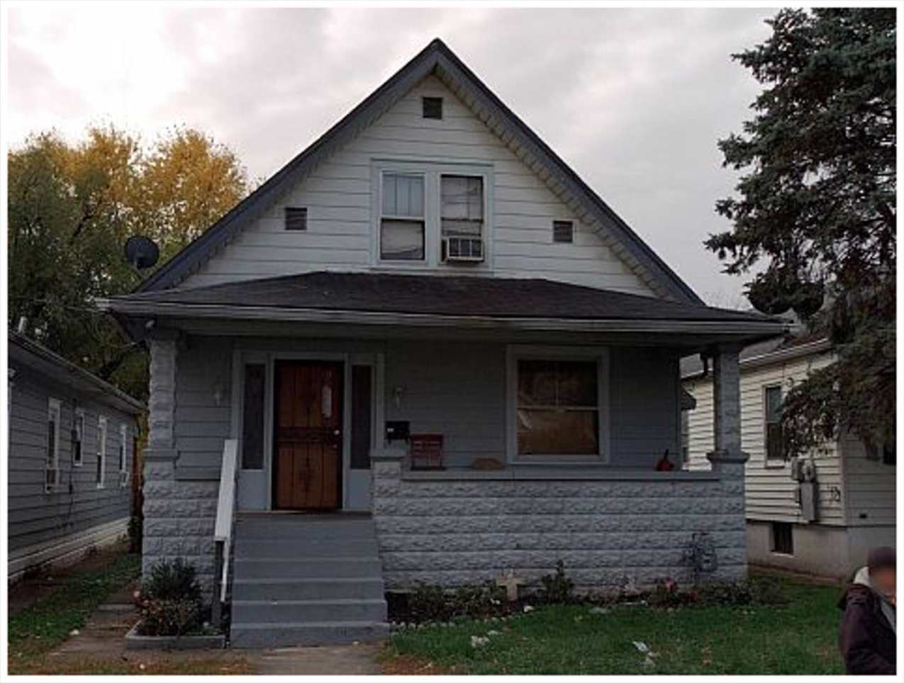 LEASING SPECIAL - MOVE IN BY 1/1/2026 AND RECEIVE 2ND MONTH OF RENT FREE.