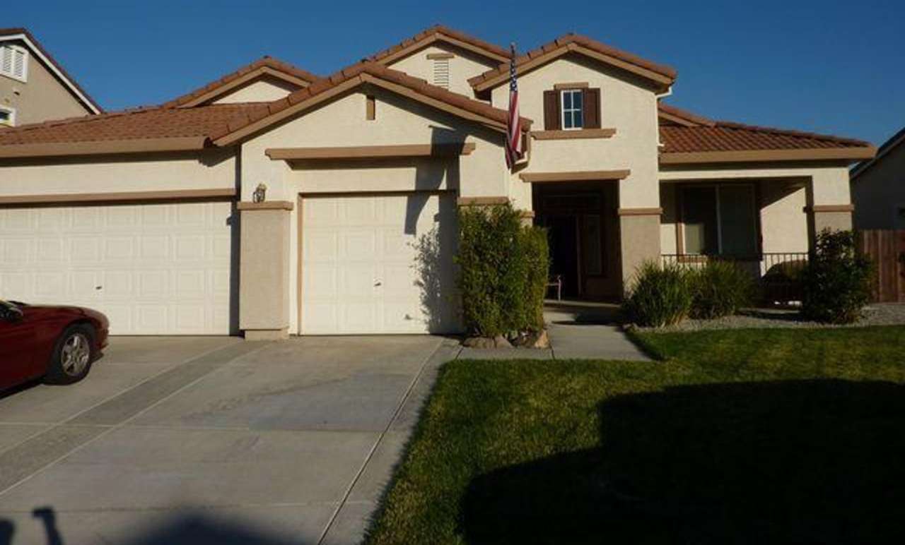 4Bdm 3Ba Home in Convenient Location!