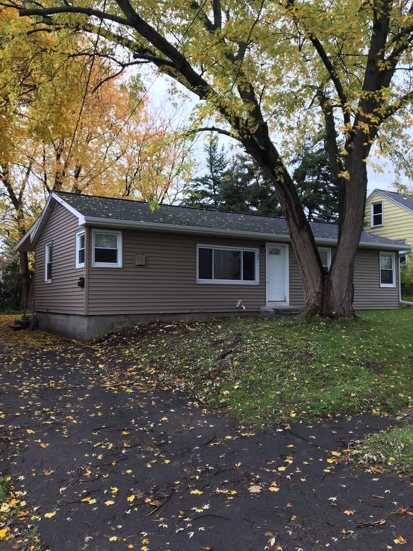 Spacious 4 bedroom 1.5 bath ranch Eastwood