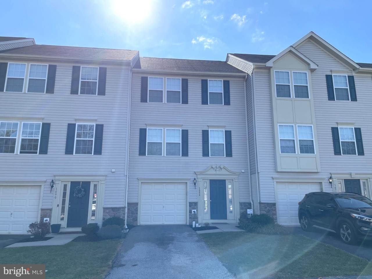 1084 HARMONY HILL Lane