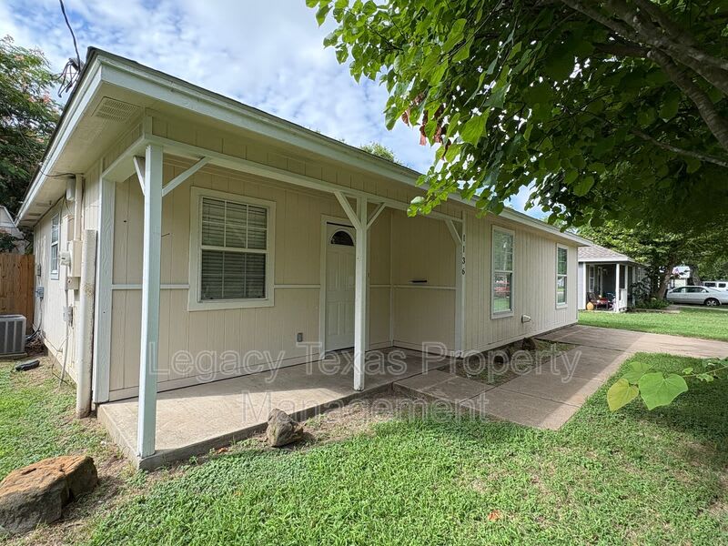 1136 Alvarado Street