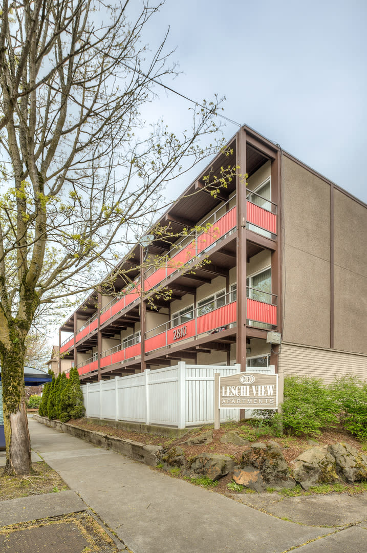 Leschi View Apartments