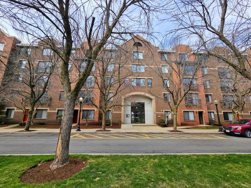 30 Harbor Point Blvd.